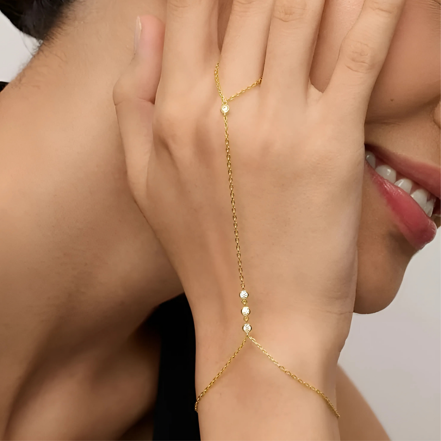 Inaya Zircon Spark Handchain