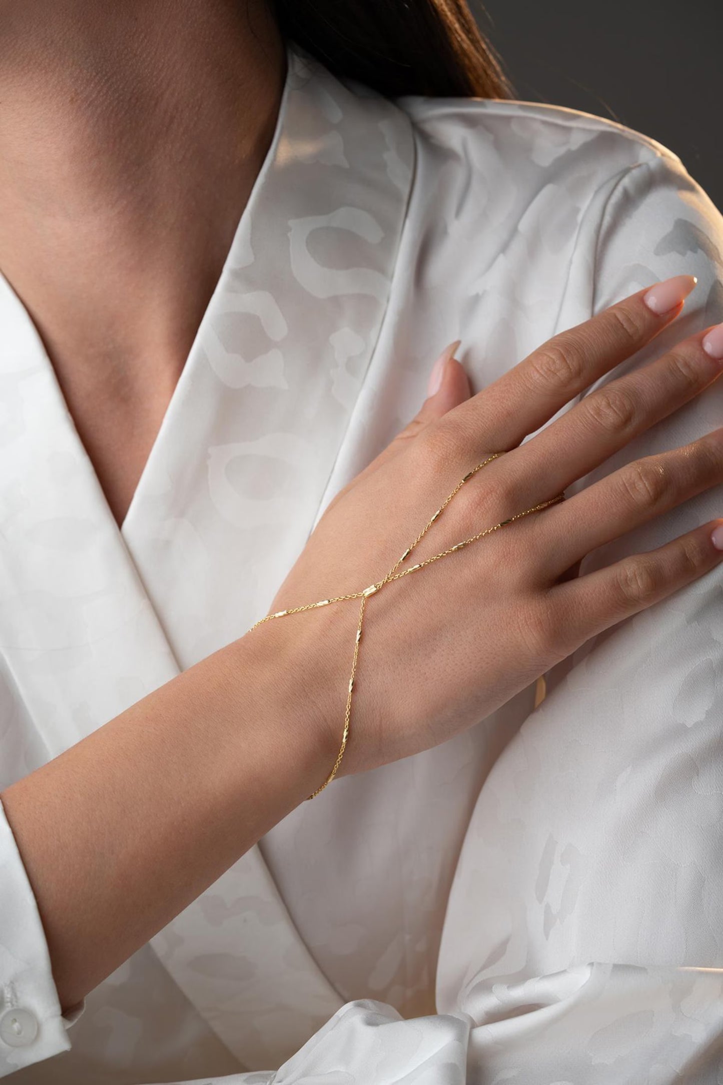 Camillia Twisted Handchain