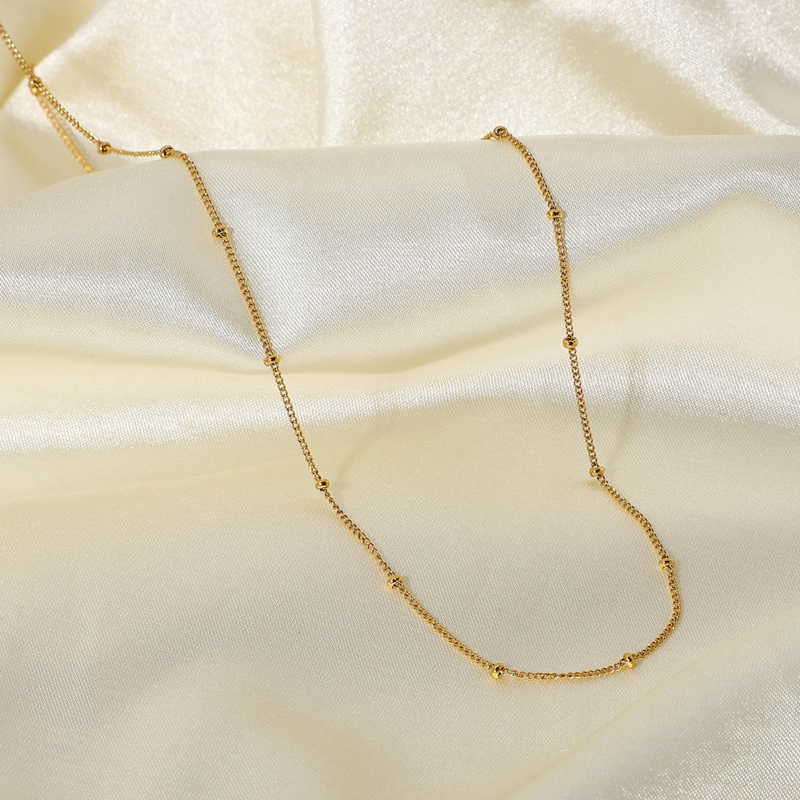 Letia Minimal Necklace