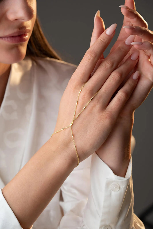 Camillia Twisted Handchain