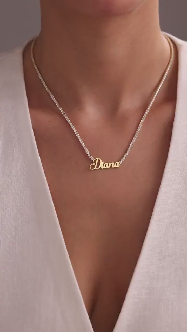 Lucia Name Necklace